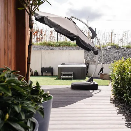 Rabbit-hole In Mit Whirlpool Und Sauna Lejlighed Bütgenbach