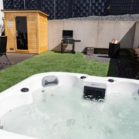 Rabbit-hole In Mit Whirlpool Und Sauna