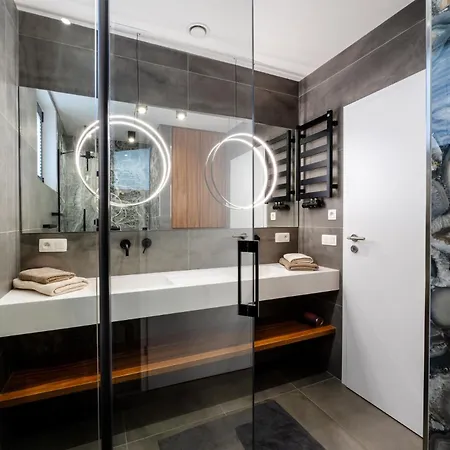 Rabbit-hole In Mit Whirlpool Und Sauna Lejlighed Bütgenbach