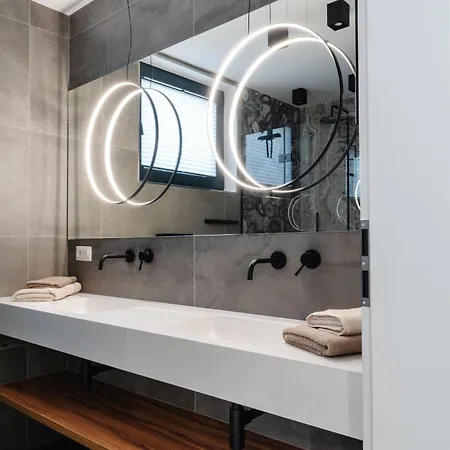Rabbit-hole In Mit Whirlpool Und Sauna Lejlighed Bütgenbach